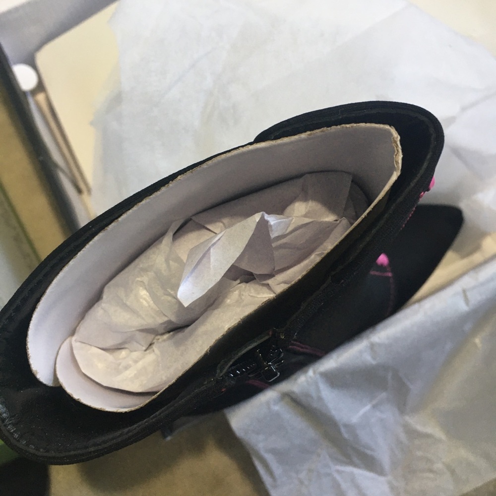 Poster Grl Black & Pink Stiletto Ankle Boots Dolls Kill BNIB - Picture 12 of 16